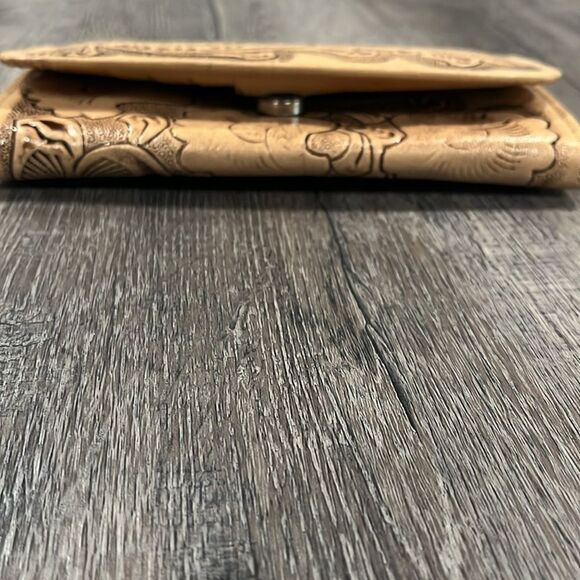 NEW Western handmade leather Elegant Tan Embossed Women's wallet - Picture 3 of 11